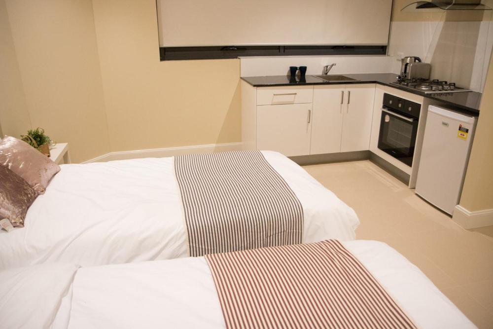 Отель T&M House Strathfield Экстерьер фото