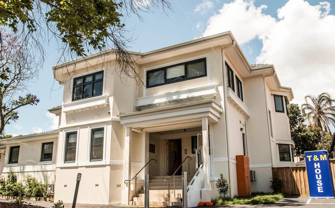 Отель T&M House Strathfield Экстерьер фото