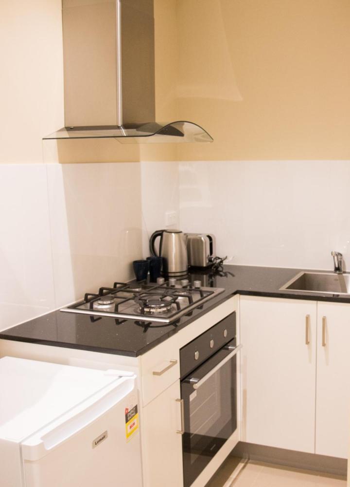 Отель T&M House Strathfield Экстерьер фото