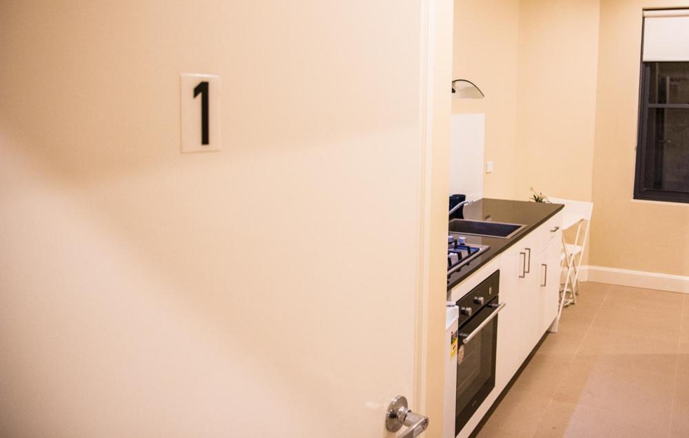 Отель T&M House Strathfield Экстерьер фото